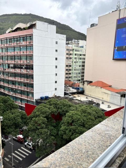 1br Above Historic Roxy Theater! 4 Min Walk To Copacabana Rio de Janeiro