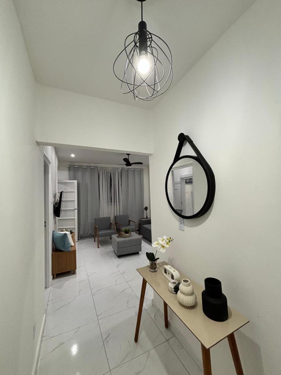 1br Above Historic Roxy Theater! 4 Min Walk To Copacabana Apartamento Rio de Janeiro
