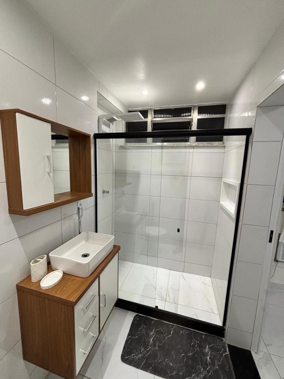 1br Above Historic Roxy Theater! 4 Min Walk To Copacabana Apartamento *