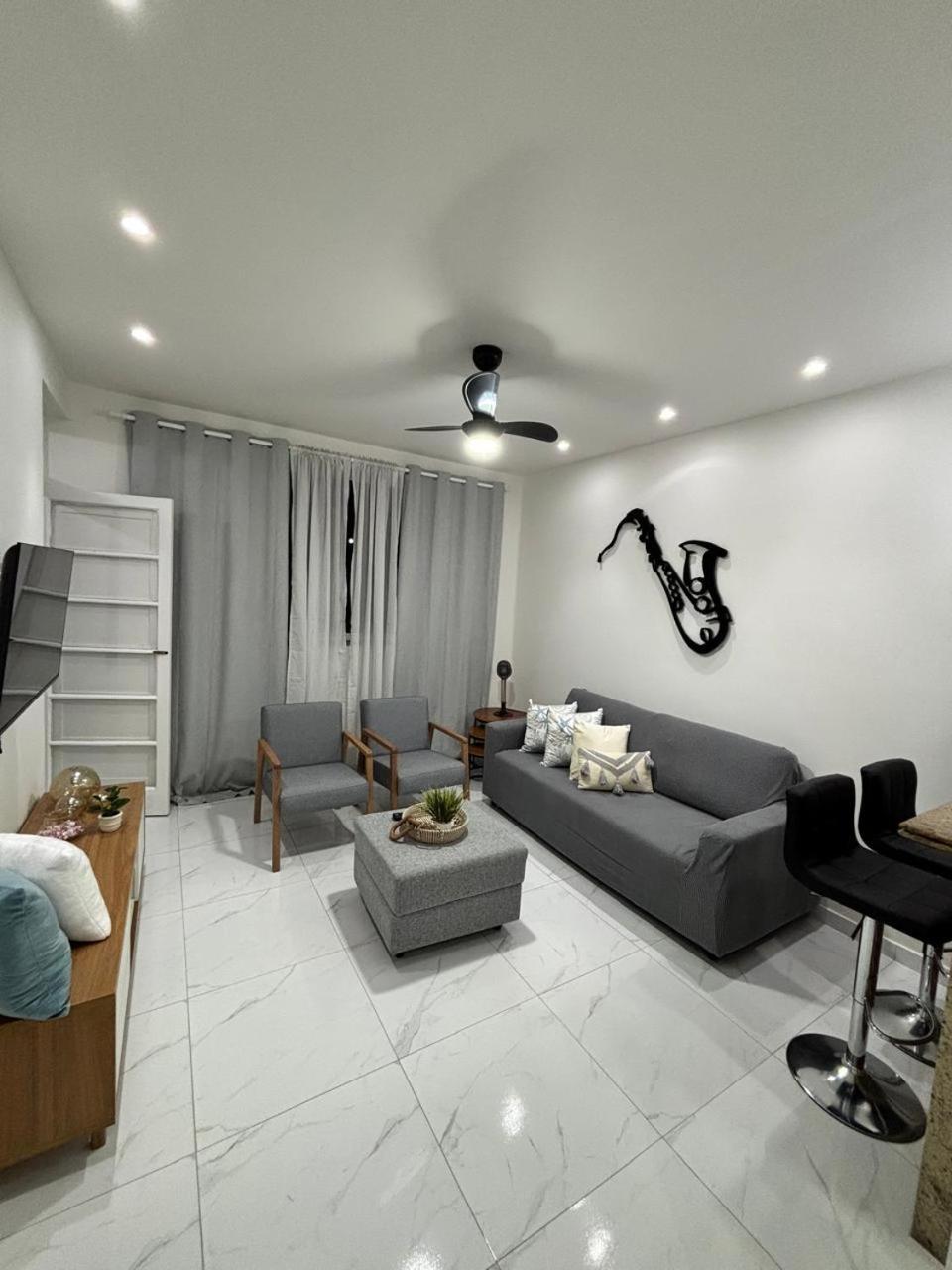 Apartamento 1br Above Historic Roxy Theater! 4 Min Walk To Copacabana