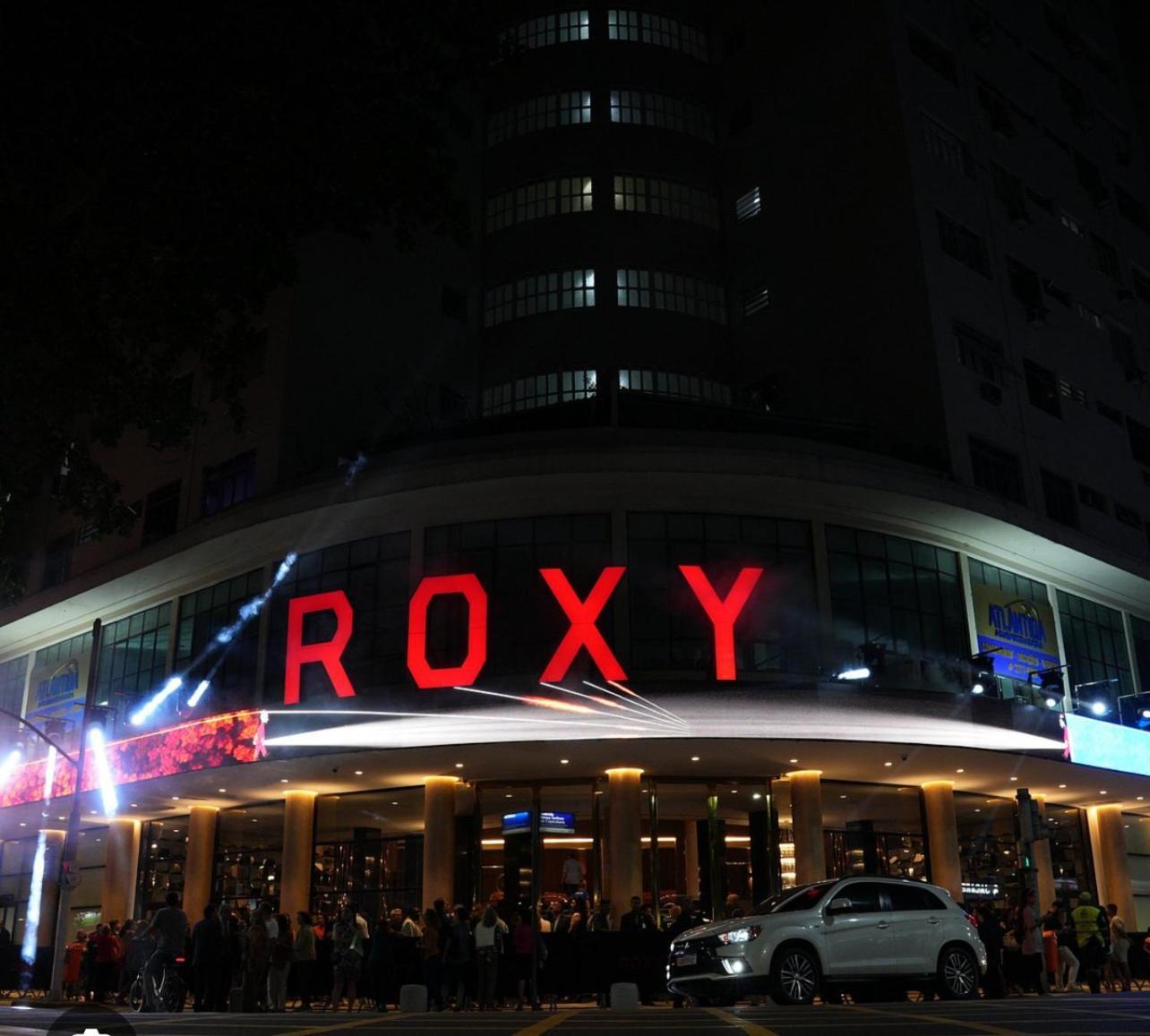 1br Above Historic Roxy Theater! 4 Min Walk To Copacabana Apartamento Rio de Janeiro