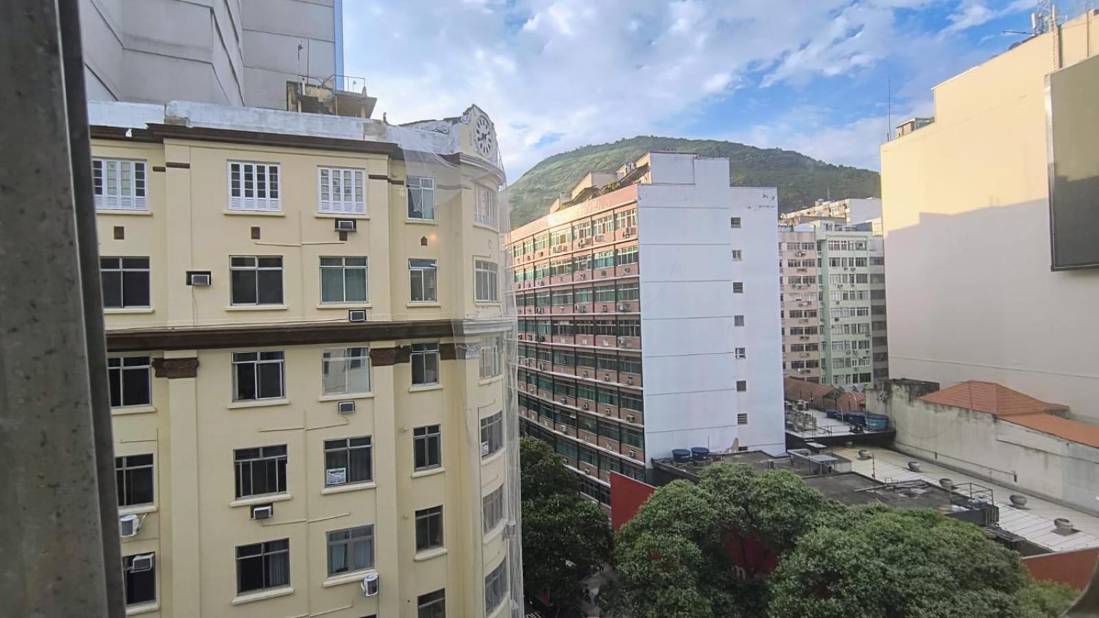 1br Above Historic Roxy Theater! 4 Min Walk To Copacabana Rio de Janeiro